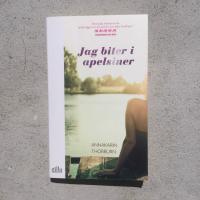 Jag biter i apelsiner
