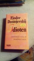 Idioten : roman i fyra delar
