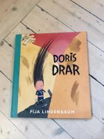 Doris drar